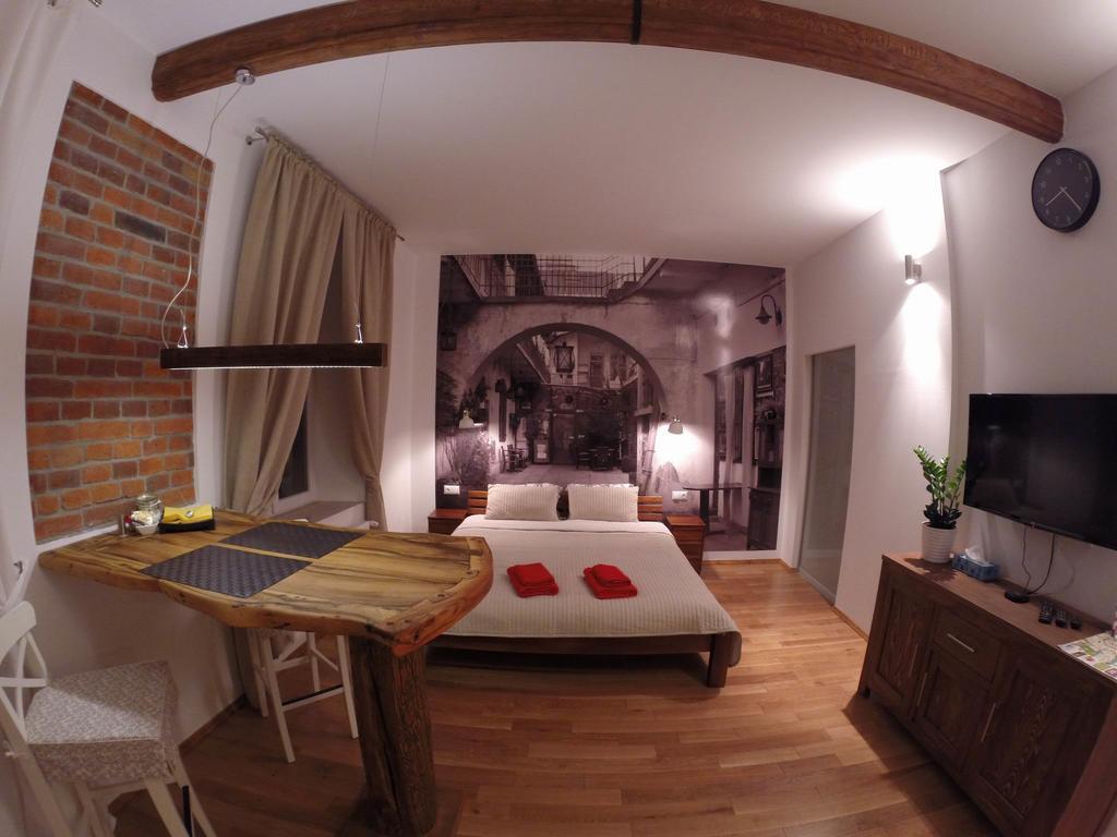 Apartment Honey *
