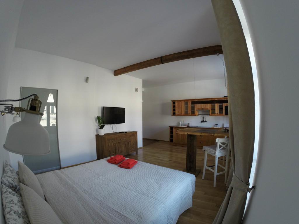 Honey Apartment *