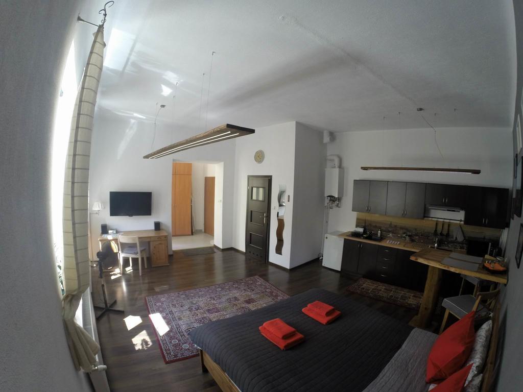 Apartment Honey *