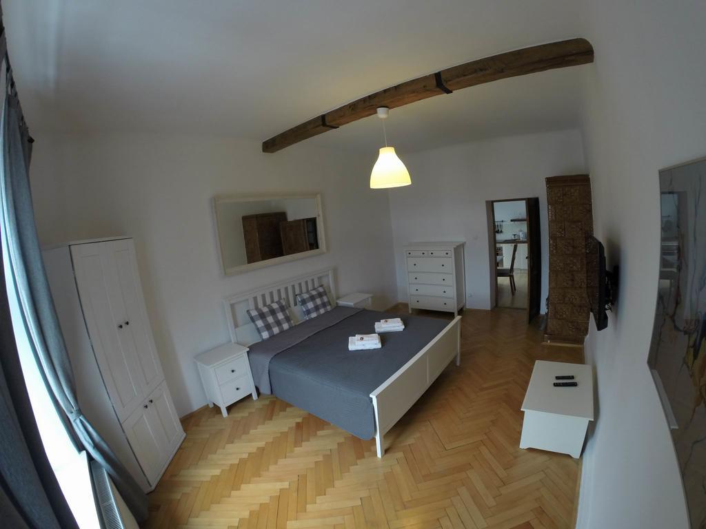 Honey Apartment