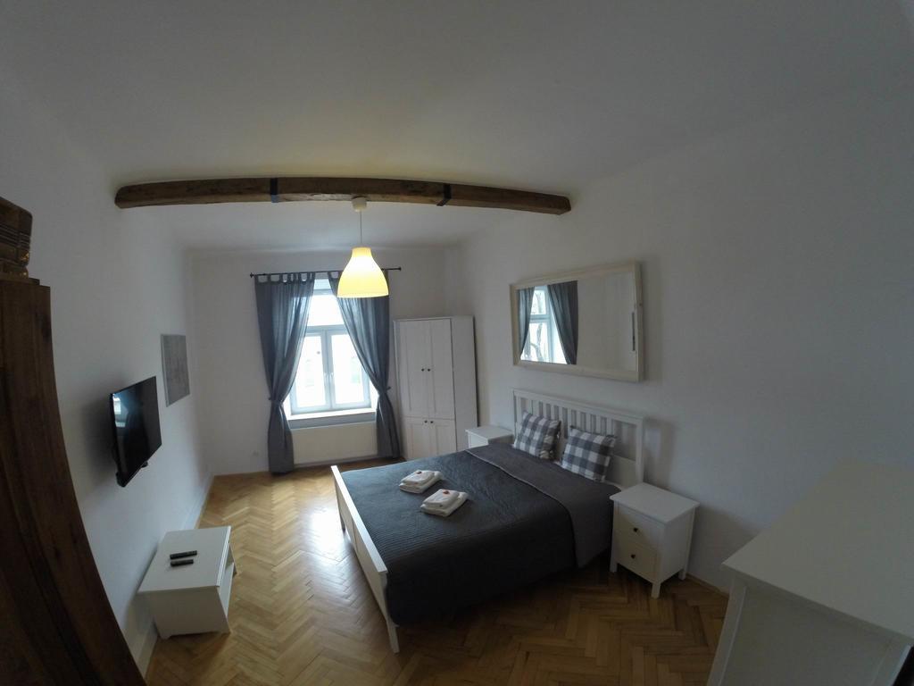 Apartment Honey *