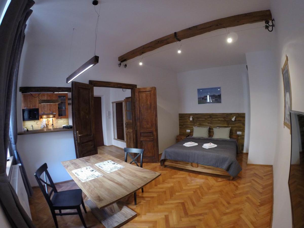 Honey Apartment